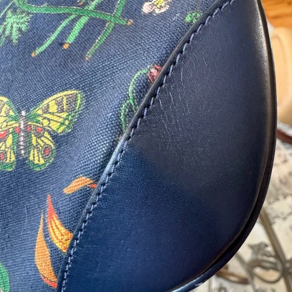 GUCCI Navy Floral Clutch- Vintage EUC - Picture 4 of 13